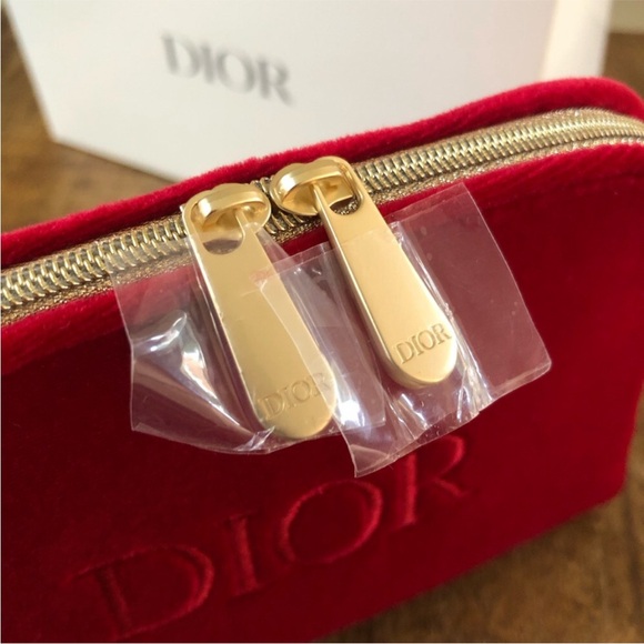 Dior Red Velvety Pouch - Picture 4 of 10